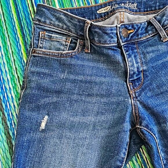 Old Navy Rock Star Cutoff Distressed 5 Pocket Mid Rise Shorts Women Size 8 - Picture 3 of 7